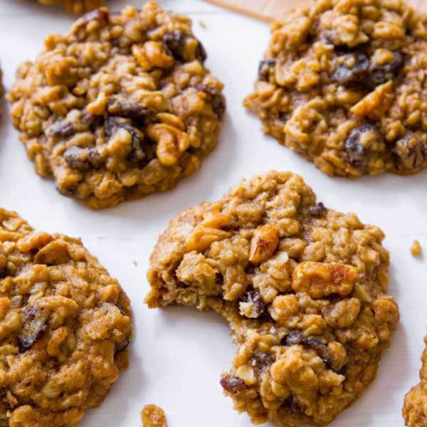 Soft and Chewy Oatmeal Cookies