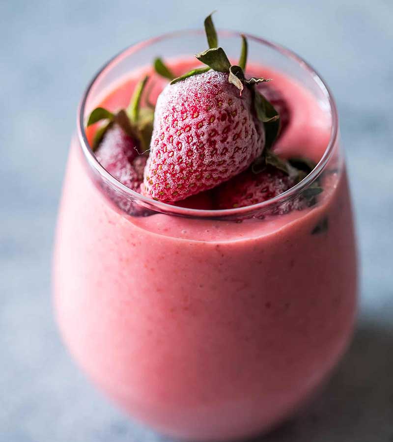 17 Delicious Smoothies Made With Strawberries - Best Pickist