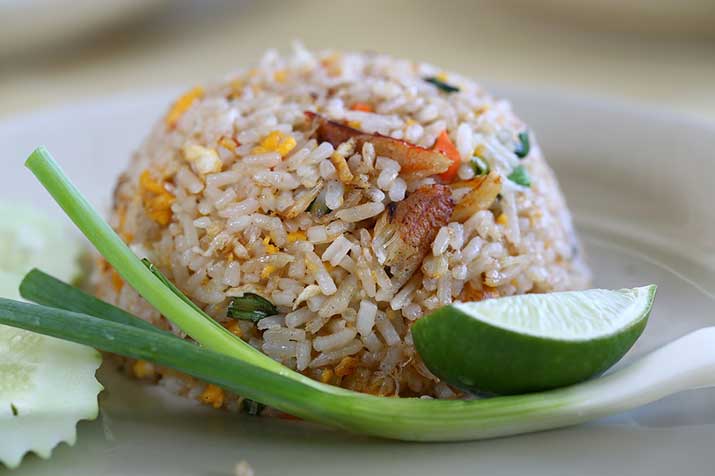 cooking rice by stainless steel rice cooker