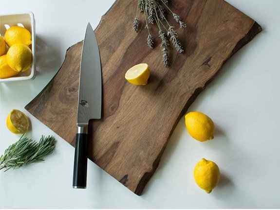 shun dm0706 classic 8-inch chefs knife design