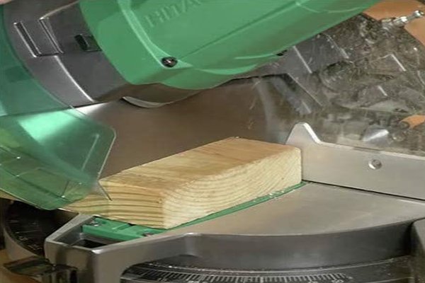 powerful motor allows to cut almost everything